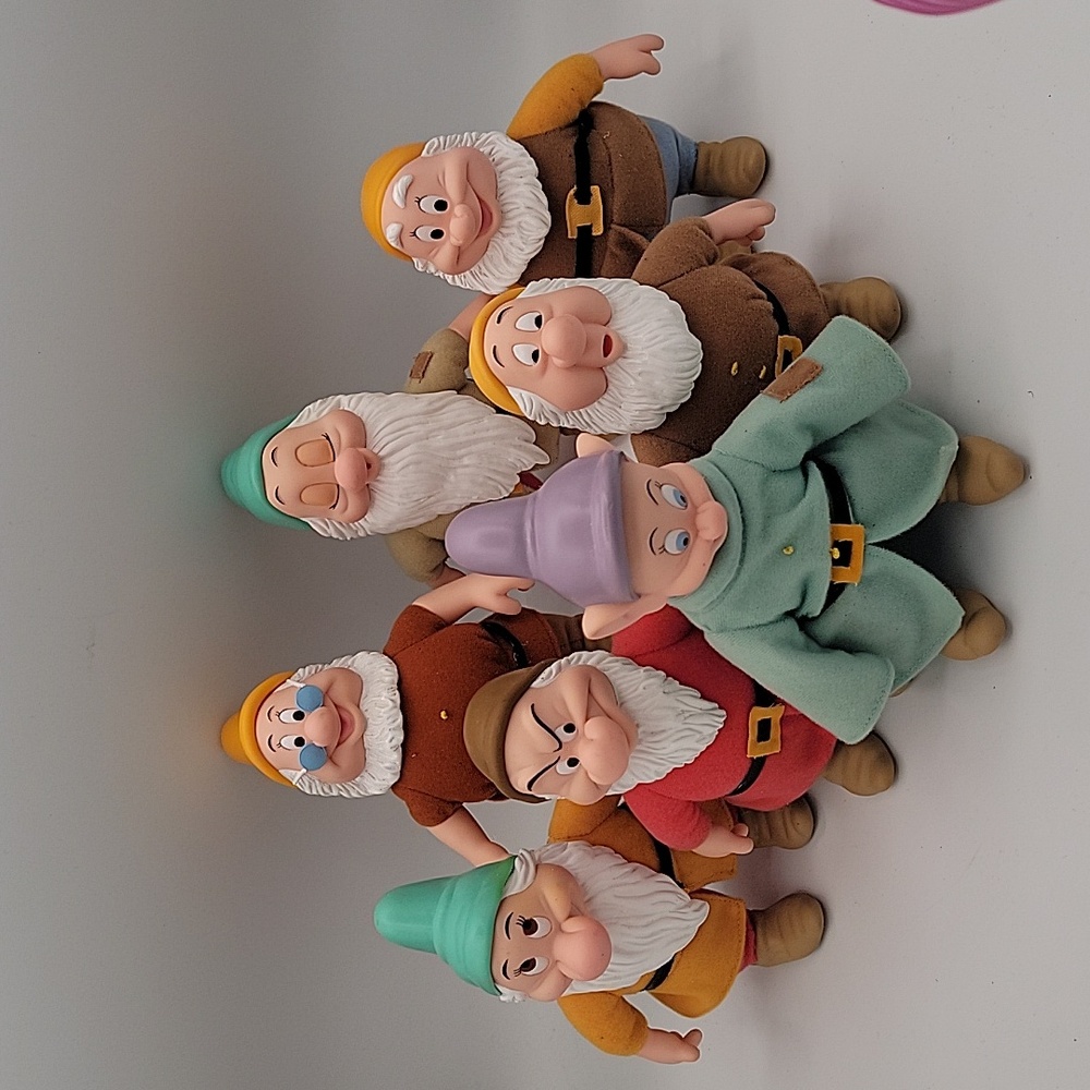 Disney Toy Snow White 7 Dwarfs Plush Rubber Dolls EUC
